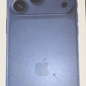 Apple iPhone 17 Pro Max in White